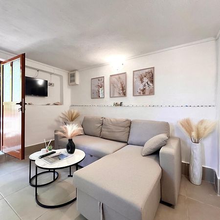 Petra Oliva Apartment Dhërmi Eksteriør billede