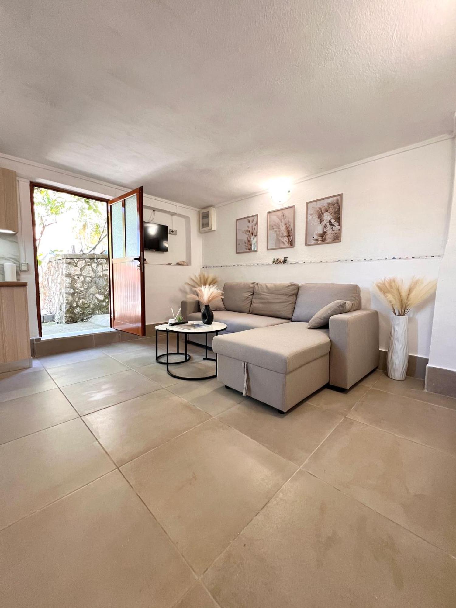 Petra Oliva Apartment Dhërmi Eksteriør billede