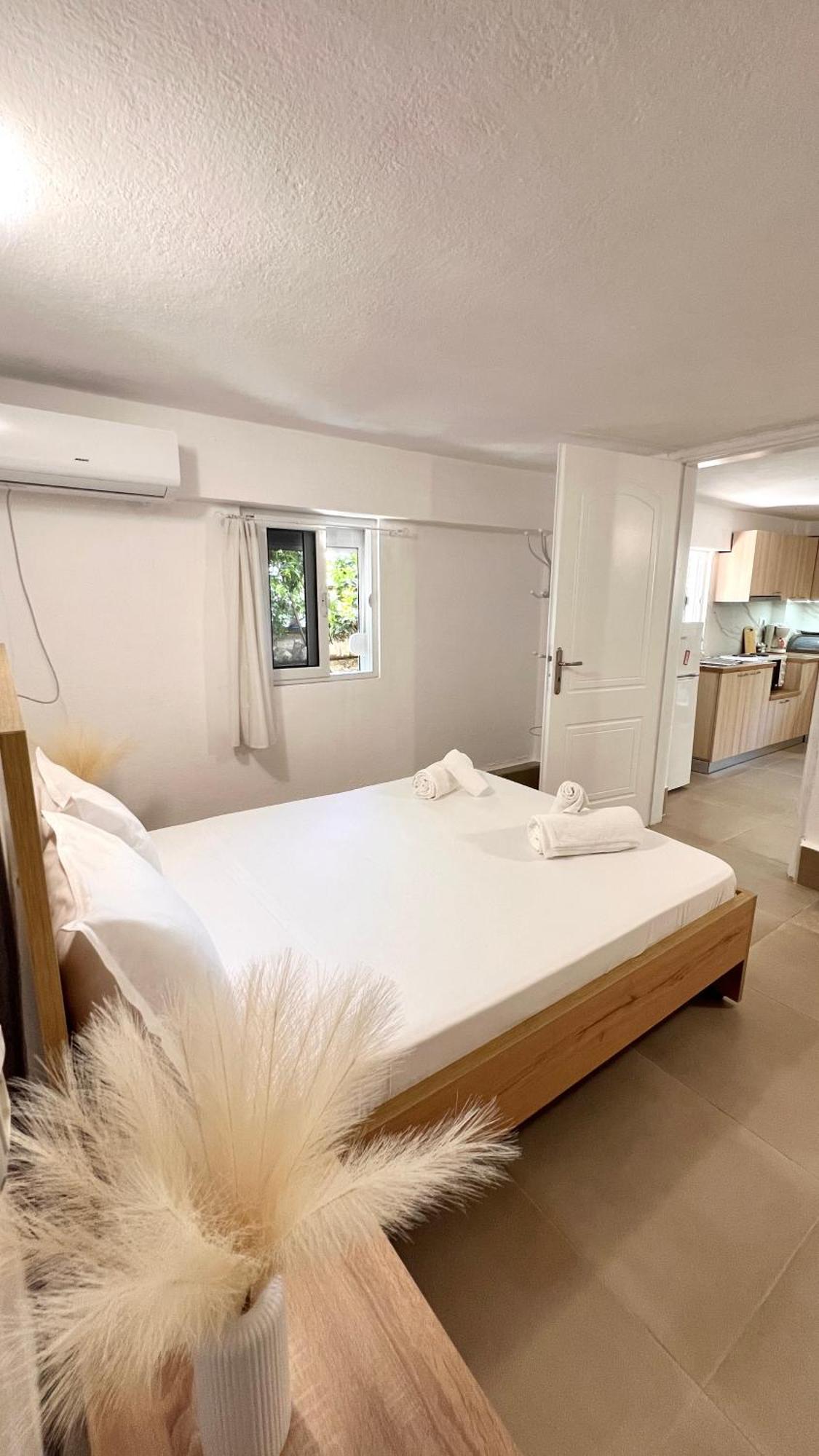 Petra Oliva Apartment Dhërmi Eksteriør billede